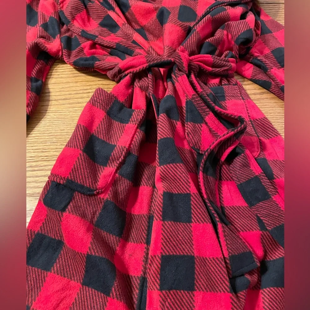 Christmas pjs Buffalo plaid bathroom for kids